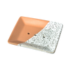 Die Ovis Porzellanseifenschale eckig, fleckig ist eine rechteckige Porzellanseifenschale mit einem halb pfirsichfarbenen, halb weiß-schwarz gesprenkelten Design und zwei Abflusslöchern - ein stilvolles Highlight für jedes Bad.
