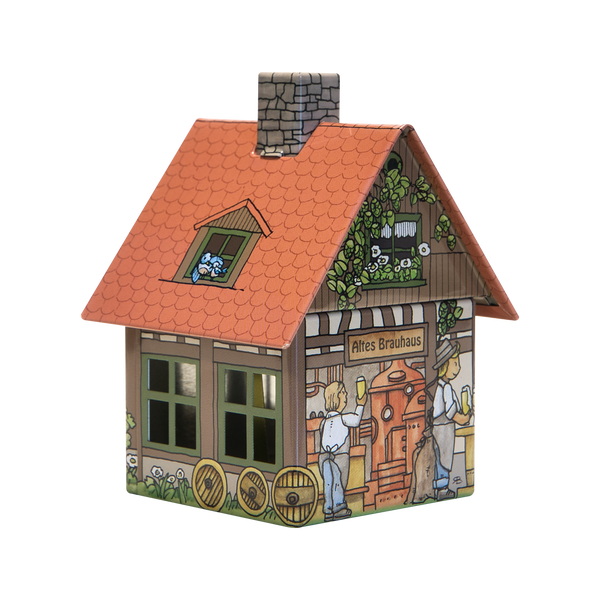 Das Räucherhäuschen Brauhaus der Original Crottendorfer Räucherkerzen ist ein dekoratives Keramikhaus im deutschen Stil mit rotem Ziegeldach und Abbildungen von Menschen, Fässern und Laub. Das Schild trägt die Aufschrift „Altes Brauhaus“ und eignet sich ideal als Räucherkerzenhalter, um Ihren Räumen herrliche Düfte zu verleihen.