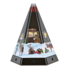 Die Räucherpyramide aus Metall von Original Crottendorfer Räucherkerzen besteht aus einer dreieckigen Glaspyramide mit Rentieren, Bäumen, einem roten Geschenk auf schneebedecktem Sockel und einem leuchtenden Haus. Sternförmige Aussparungen im Metallsockel verleihen ihr den Charme eines perfekten Räucherkerzenhalters für die Feiertage.