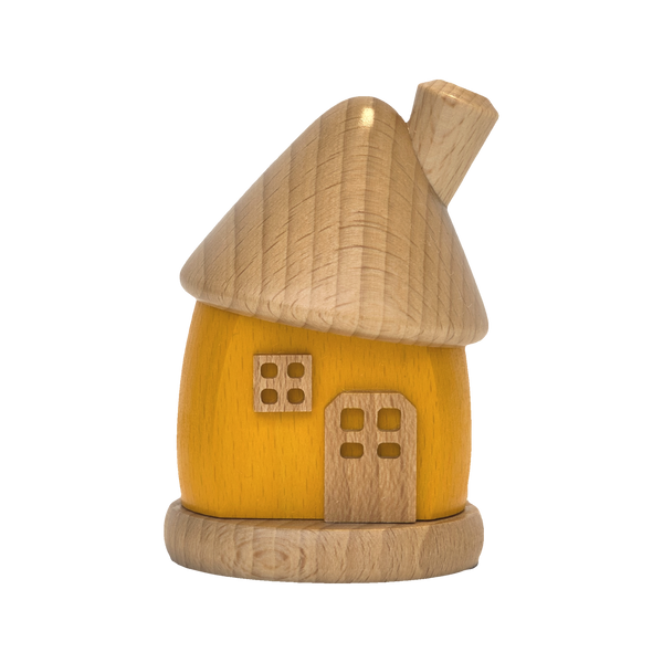 Das Räucherhäuschen rund aus Holz gelb/natur von Holzwaren Egermann spiegelt mit seinem charmanten gelben Sockel, dem naturholzfarbenen Dach und den passenden Türen und Fenstern die erzgebirgische Handarbeit auf wunderschöne Weise wider und strahlt einen urigen, handwerklichen Charme aus.