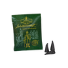 Eine grüne Verpackung mit der Aufschrift „Original Crottendorfer Räucherkerzen“, die mit einer goldenen Illustration verziert und mit der Aufschrift „Räucherkerzen Probierpackung Jubiläumsduft 90 Jahre“ steht auf weißem Hintergrund und spiegelt die erzgebirgische Räuchertradition wider; daneben liegen zwei kegelförmige schwarze Räucherstäbchen.