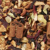 Eine lebendige, lockere Kräuterteemischung mit sichtbaren Zimtstangen, getrockneten Fruchtstücken, Blütenblättern und einer Auswahl an Kräutern – perfekt für eine gemütliche Tasse Original Crottendorfer Früchteteemischung „Heißer Holunder“ oder als wohltuender winterlicher Früchtetee.