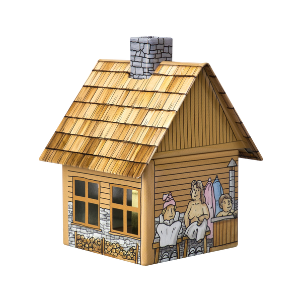 Das Original Crottendorfer Räucherkerzen-Räucherhäuschen „Sauna“ ist ein kleines, dekoratives Häuschen mit einem Schindeldach, einem Steinkamin, illustrierten Fenstern und einer Außenwand, die mit einer Zeichnung von Menschen verziert ist, die sich in einer Sauna entspannen. Mit liebevollen Details und eleganten Metallakzenten gefertigt, eignet sich dieses bezaubernde Stück ideal als Räucherkerzenhalter oder als unverwechselbare Ergänzung Ihrer Räucherzubehör-Sammlung.