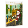 Der Weihnachtsmann sitzt in einem gemütlichen Zimmer mit Weihnachtsbaum am Kamin und bastelt traditionelle Räucherkegel und Figuren. Inspiriert von erzgebirgischen Weihnachtsbräuchen ziert diese Szene den „Räucherkerzen-Adventskalender 2026 – Hochformat“ von Original Crottendorfer Räucherkerzen, einen Adventskalender mit nummerierten Türchen.