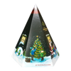 Original Crottendorfer Räucherkerzen – Räucherkerzen-Adventskalender – Pyramide mit festlichen Motiven: Kinder, die einen Baum schmücken, einen Schneemann und den Weihnachtsmann.