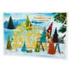 Der Räucherkerzen-Adventskalender 2026 – Querformat von Original Crottendorfer Räucherkerzen zaubert mit farbenfrohen, kegelförmigen Figuren eine festliche Szene herbei, in deren Mittelpunkt ein erzgebirgischer Holzbogen steht, der mit Kerzen und bezaubernden Figuren geschmückt ist. Nummerierte Türchen heben sich von einem schneeblauen Hintergrund ab, während einige Kegel verspielte Gesichter tragen; Tannenbäume und Zuckerstangen vervollständigen dieses bezaubernde weihnachtliche Bild.