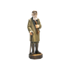 Die Figur "Crottendorfer Räuchermann" von Original Crottendorfer Räucherkerzen stellt einen älteren Mann mit weißem Bart, langem Mantel und Stiefeln dar, der einen Stock und eine Tasche auf einem sechseckigen Sockel hält, der an klassische Handwerkskunst erinnert.