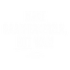 Weißer Text auf hellem Hintergrund lautet: MAKE RAACHERKERZLN, NOT WAR! Der Heckscheibenaufkleber „Make Raacherkerzln, not war!“ von Original Crottendorfer steht seit 1936 für erzgebirgische Tradition und die Liebe zu Räucherkerzen.