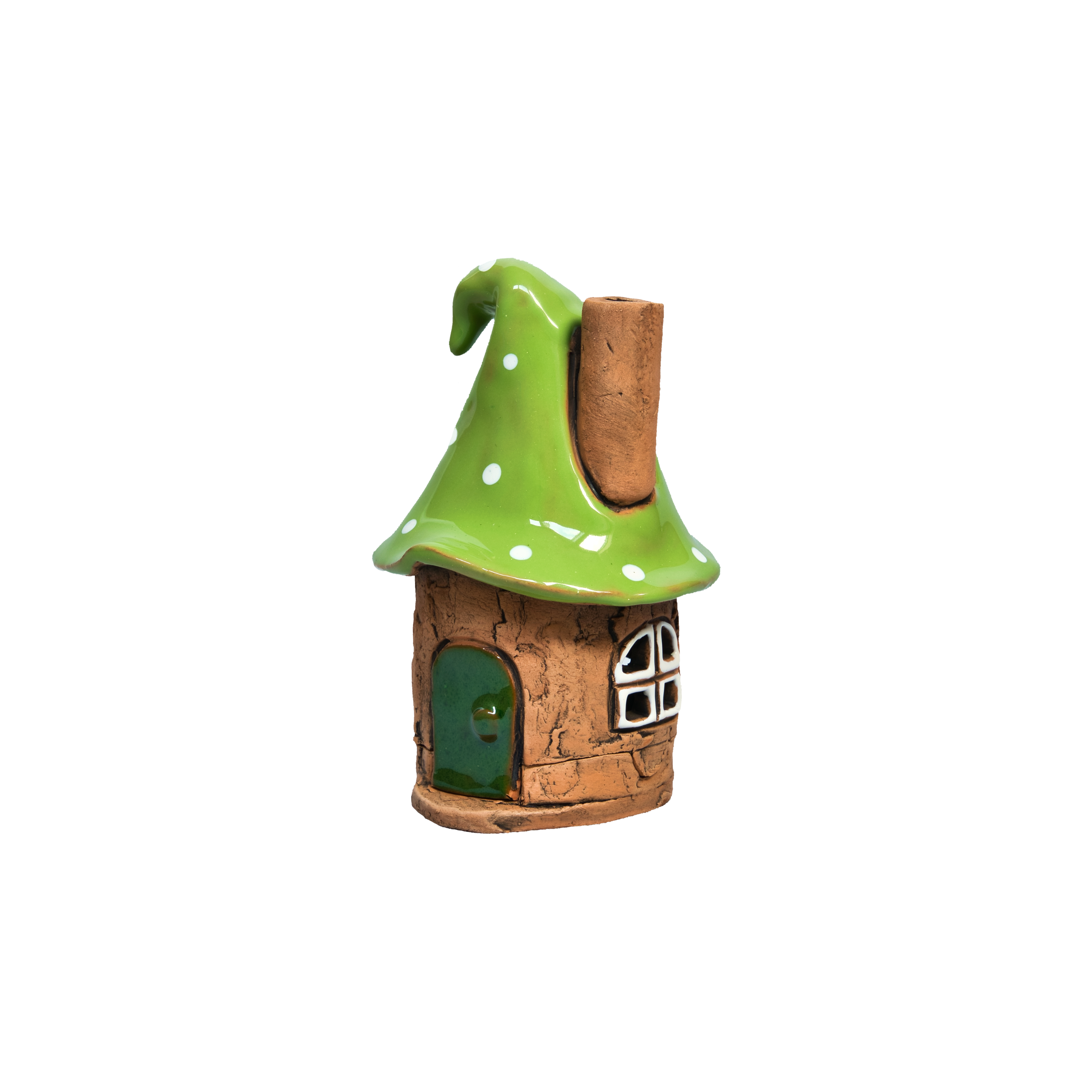 Das Räucherhaus Keramik Zipfelmütze von Original Crottendorfer ist ein kleines, handgefertigtes Keramikhaus in Baumstumpfform mit grünem Tupfendach, braunem Schornstein, weißen Fenstern und grüner Tür - ideal für ein Feen- oder Wichtelhaus.