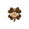 Der Crottendorfer Magnet aus Holz von Original Crottendorfer zeigt ein vierblättriges Kleeblatt mit dem Logo "Original Crottendorfer seit 1936" und einer Kegelgrafik in der Mitte, dargestellt auf einem schlichten weißen Hintergrund.