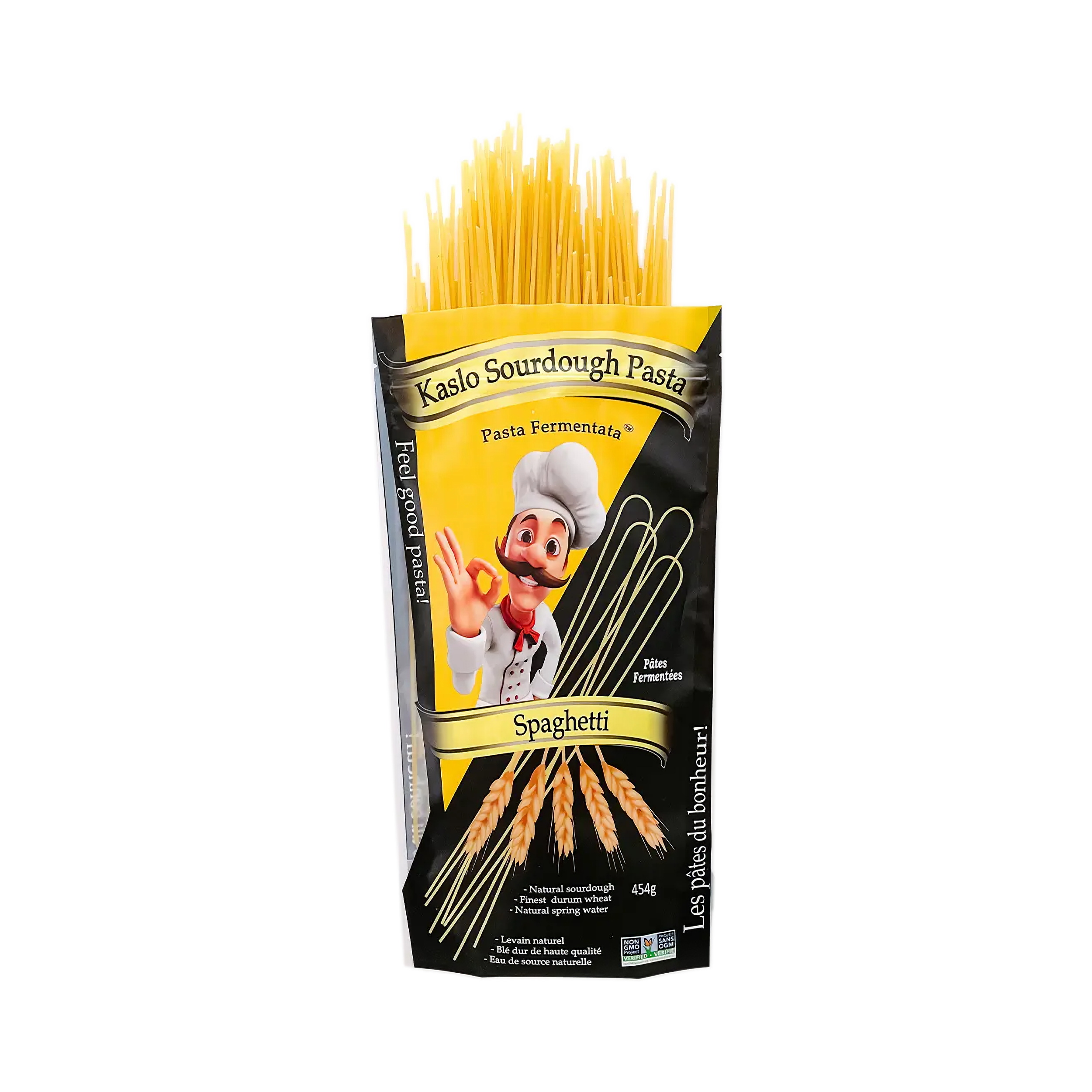 Eine Verpackung von Miriquidi Sauerteig Pasta - Spaghetti steht aufrecht und zeigt oben trockene Sauerteignudeln. Die gelb-schwarze Verpackung trägt die Aufschrift Miriquidi Sauerteig Pasta und zeigt einen Cartoon-Koch mit Weizenstängeln.