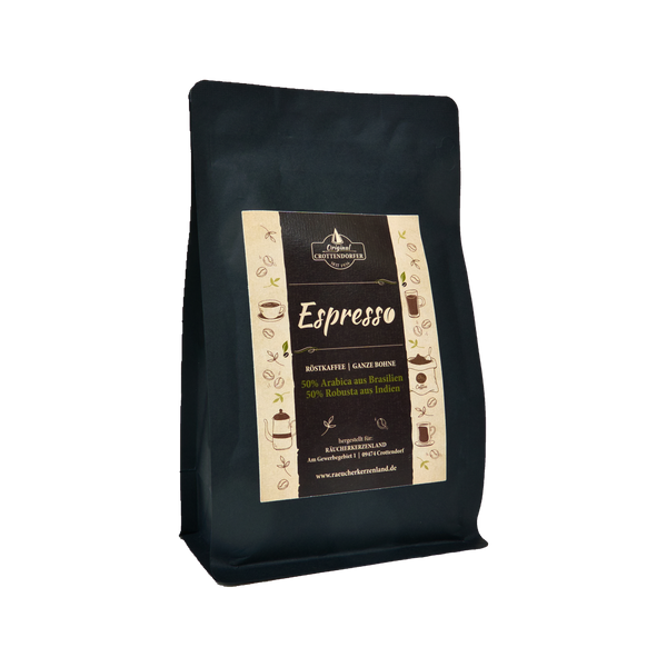 Eine schwarze 250-g-Tüte Röstkaffee Espresso von Original Crottendorfer trägt ein beige-braunes Etikett mit Kaffeetassen- und Bohnensymbolen. Der Kaffee wird von einer lokalen Kaffeerösterei fachmännisch hergestellt und besteht aus 50 % brasilianischem Arabica und 50 % indischem Robusta.