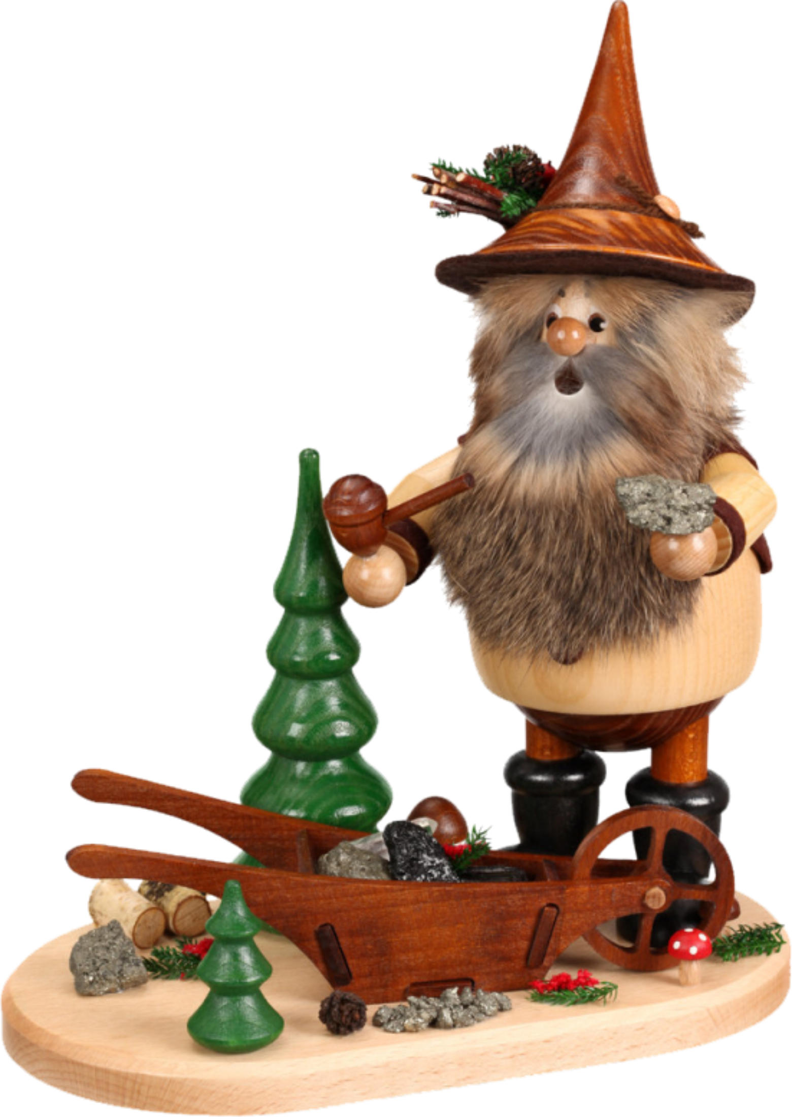Die DWU Drechselwerkstatt Uhlig Erzwichtel mit Erzkarre ist ein hölzerner Räuchermann eines bärtigen Mannes mit Spitzhut an einem grünen Baum und braunem Erzkarren, auf einem ovalen Sockel mit erzgebirgischen Volkskunstdetails wie Tannenzapfen und Minibäumen.