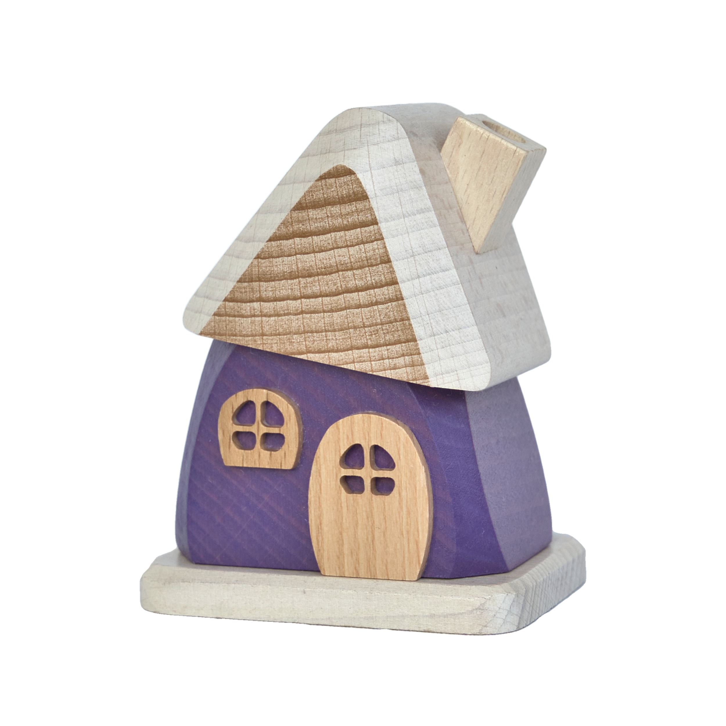 Das Räucherhäuschen aus Holz lila von Holzwaren Egermann verströmt Erzgebirgscharme mit einem skurrilen violetten Sockel, Türen und Fenstern aus Naturholz, einem schrägen Dach aus hellem Holz mit Schornstein, alles auf einem rechteckigen Sockel.